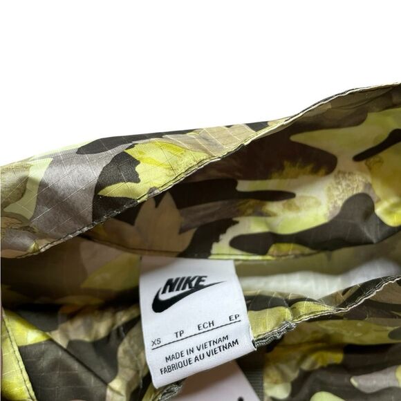 Nike Women's Green Camouflage Utility Jacket Size XS - Picture 8 of 12